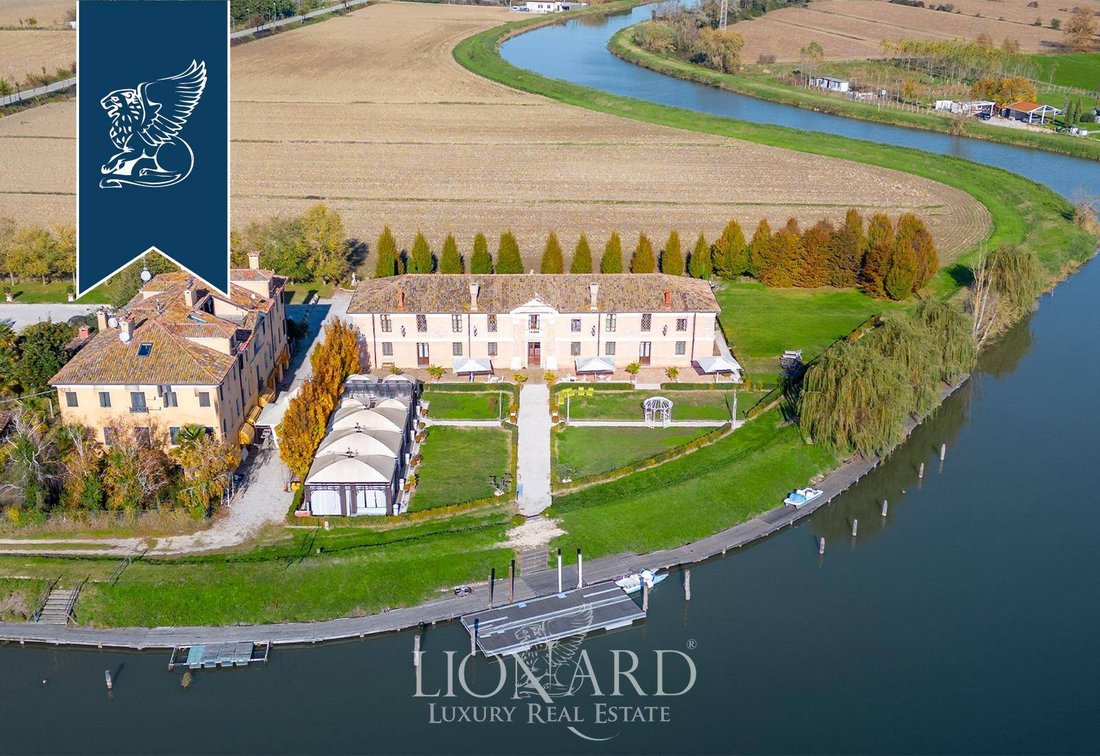 Villa in Loreo, Veneto, Italy 1 - 13976532