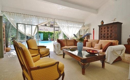 12th Century Fortified Castle On A Park Of Over 1 Ha