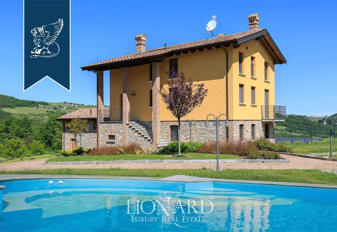 Villa in Morfasso, Emilia-Romagna, Italy 3 - 10918553
