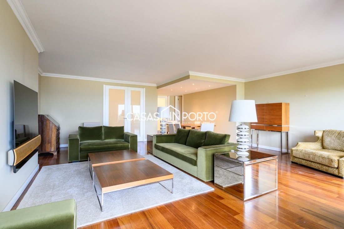 Apartment in Cedofeita, Santo Ildefonso, Se, Miragaia, Sao Nicolau e Vitoria, Porto District, Portugal 3 - 15066925