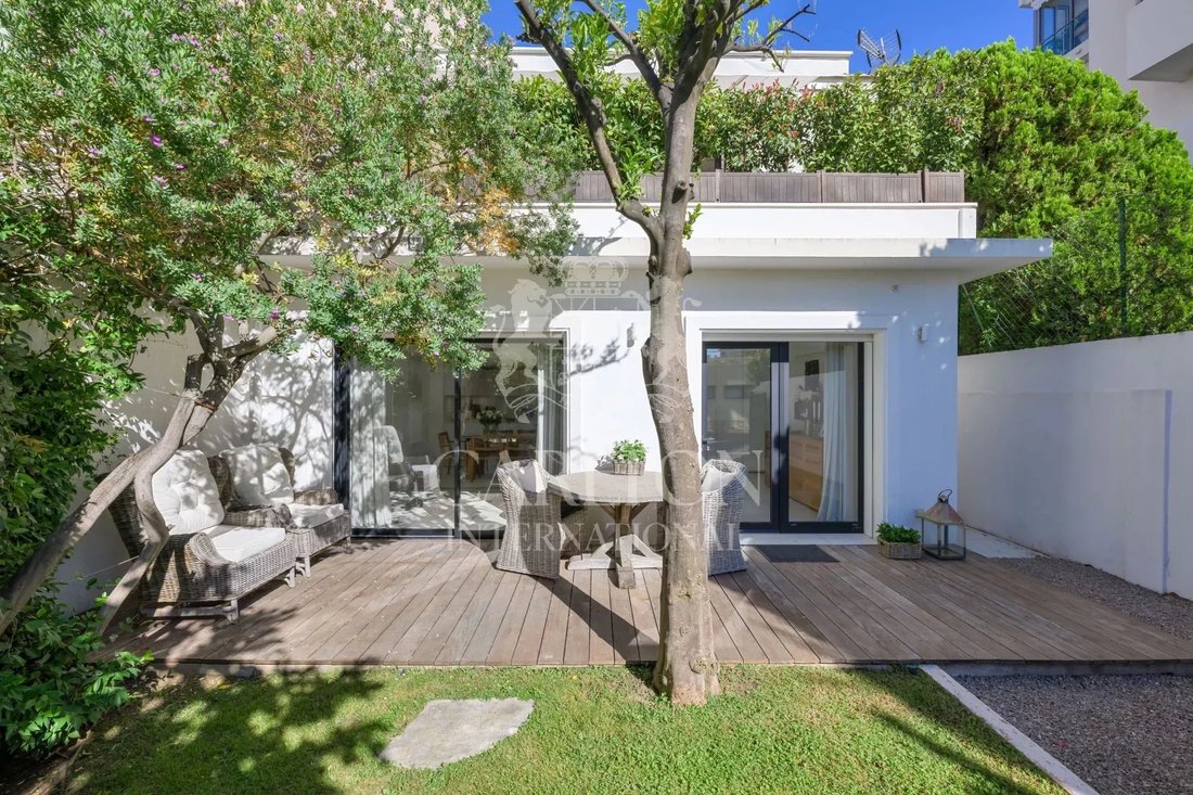 Villa in Cannes, Provence-Alpes-Côte d'Azur, France 1 - 14761437