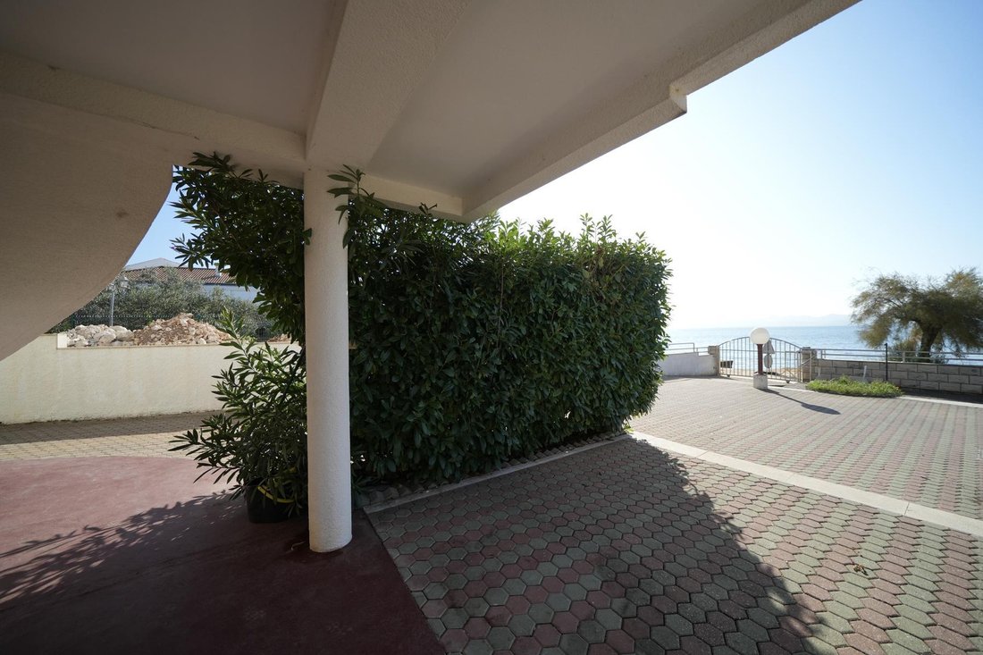 Villa in Mjesni odbor Vostarnica, Zadar, Zadar County 2 - 15068088