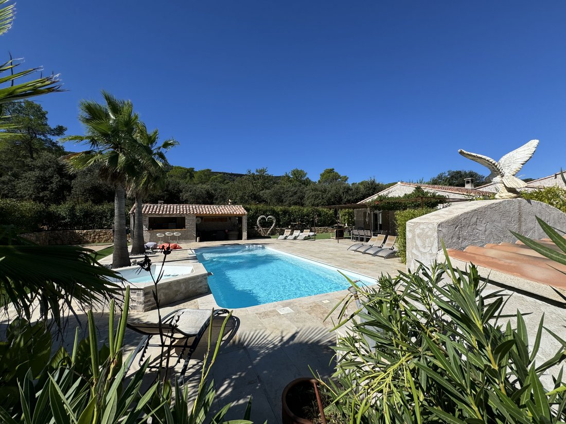 10 Room Property Le In Le Cannet Des Maures, Provence Alpes Côte D'azur