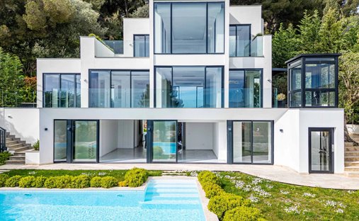 Villa in Village-Cros de Caste-Coupiere-Mont Gros, Roquebrune-Cap-Martin, France 1