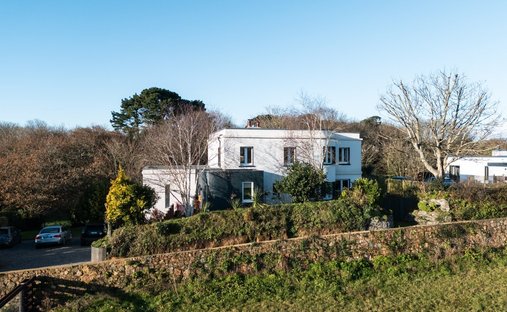 House in England 1
