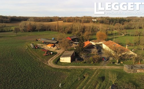 House in Plaisance, Nouvelle-Aquitaine, France 1