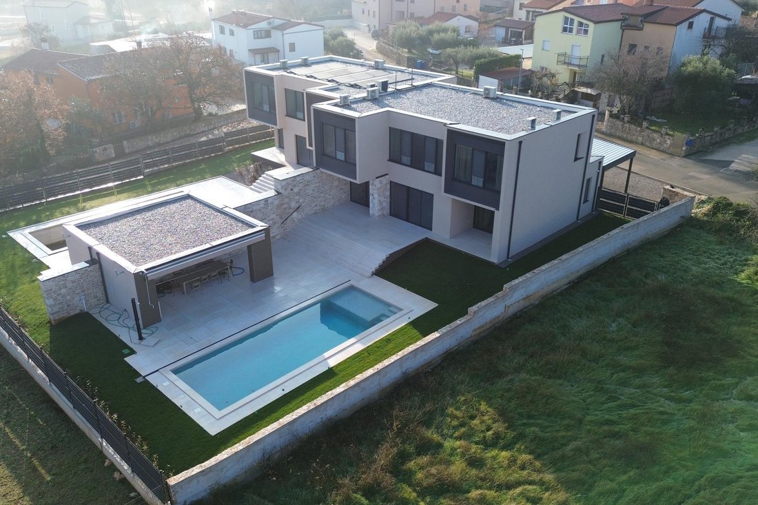 Villa in Rovinjsko Selo, Istria County, Croatia 1 - 14864583