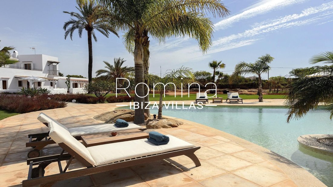 Villa in Santa Eularia des Riu, Balearic Islands, Spain 2 - 15069211