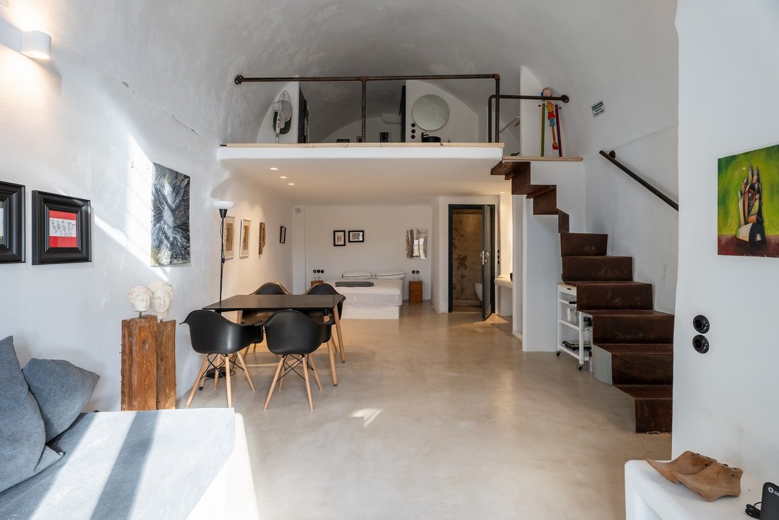 House in Thira, Aegean, Greece 3 - 12957752