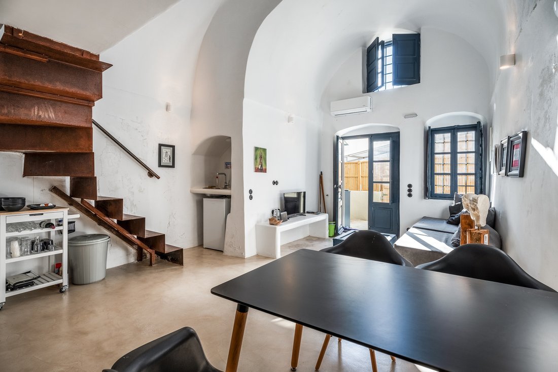 House in Thira, Aegean, Greece 2 - 12957752