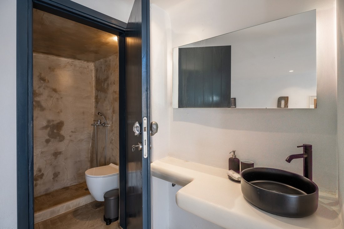House in Thira, Aegean, Greece 5 - 12957752
