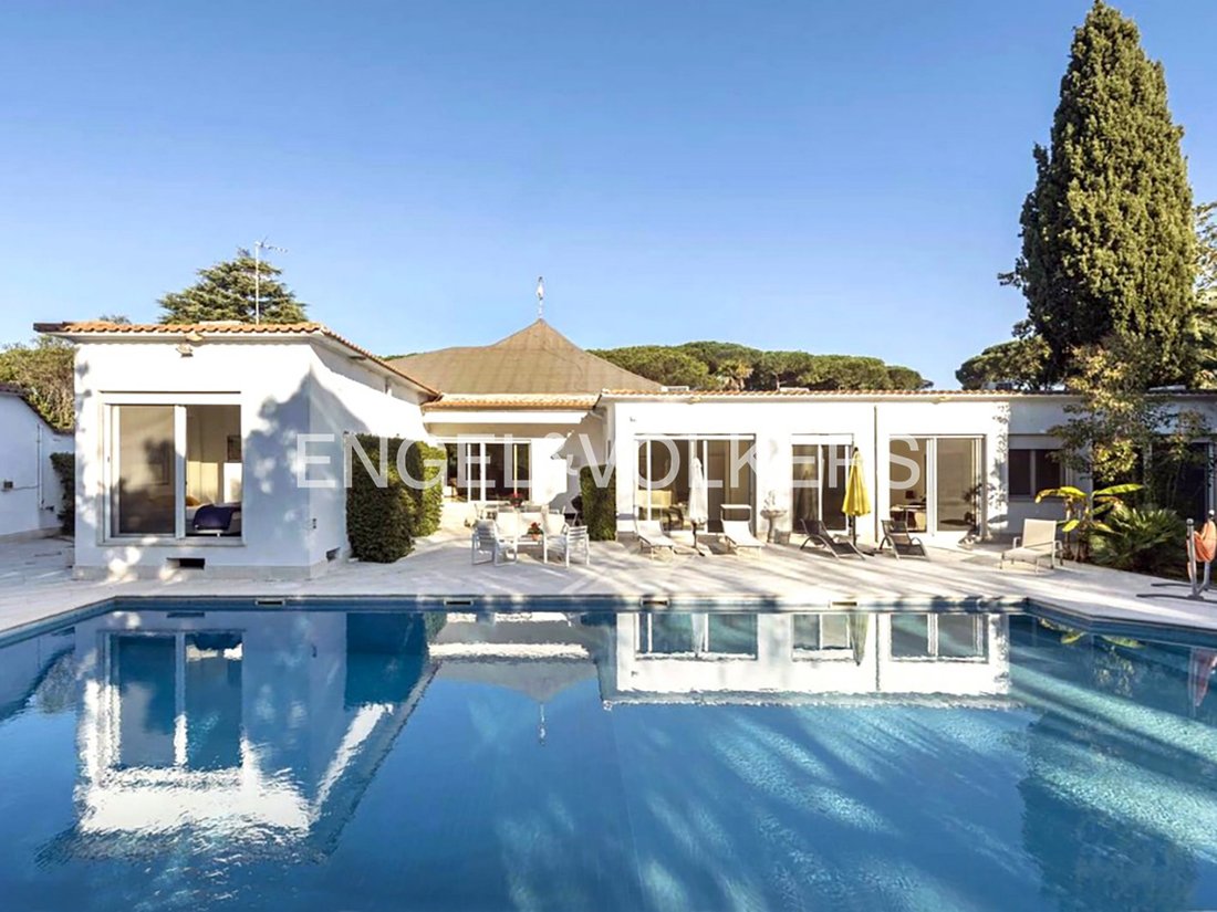 Villa in Infernetto, Rome, Lazio 1 - 15069369