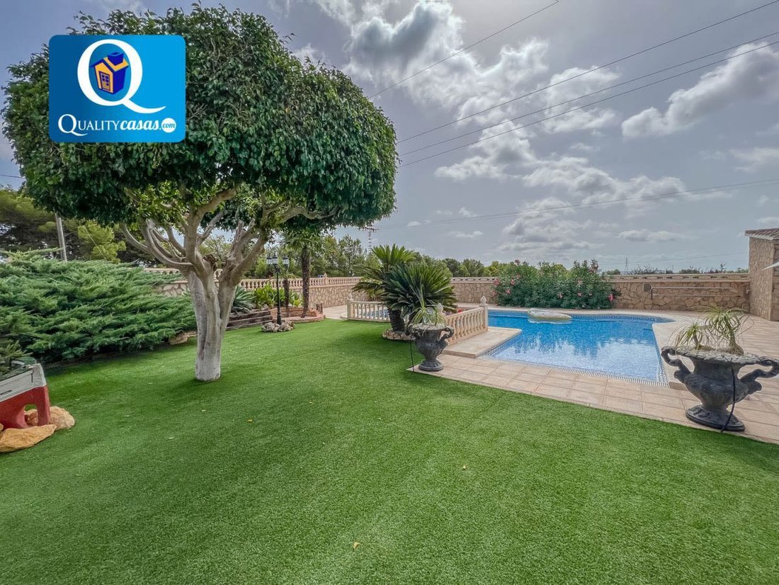 Villa in Sant Vicent del Raspeig, Valencian Community, Spain 1 - 15071222