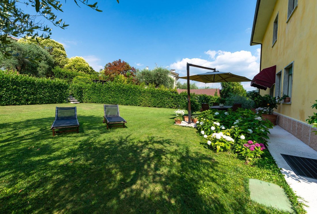 Villa in Garda, Veneto, Italy 1 - 15071010