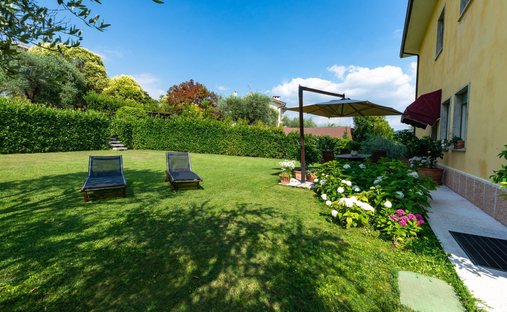 Villa in Garda, Veneto, Italy 1