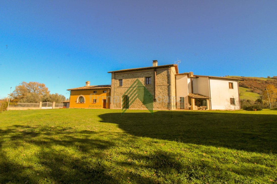 Villa in South - West Periphery, Teramo, Abruzzo 2 - 14158523