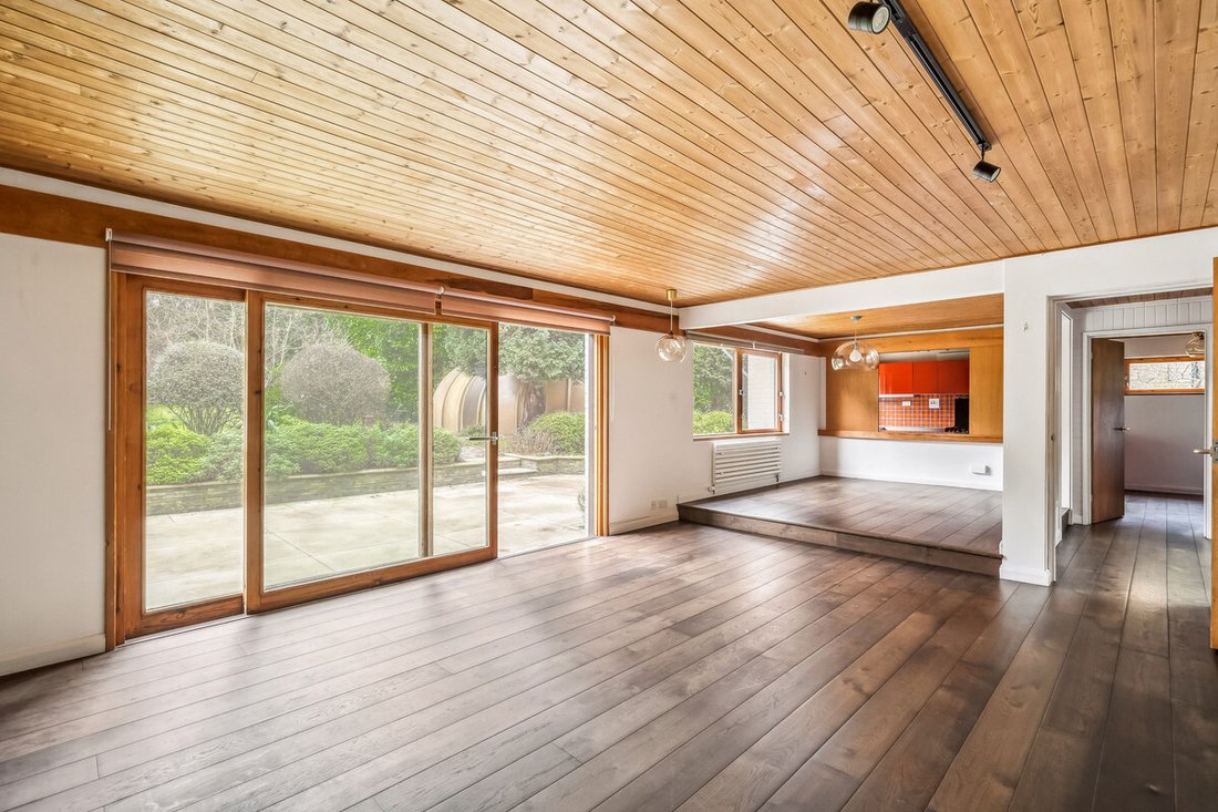 House in Fairmile, Elmbridge, England 5 - 15065067