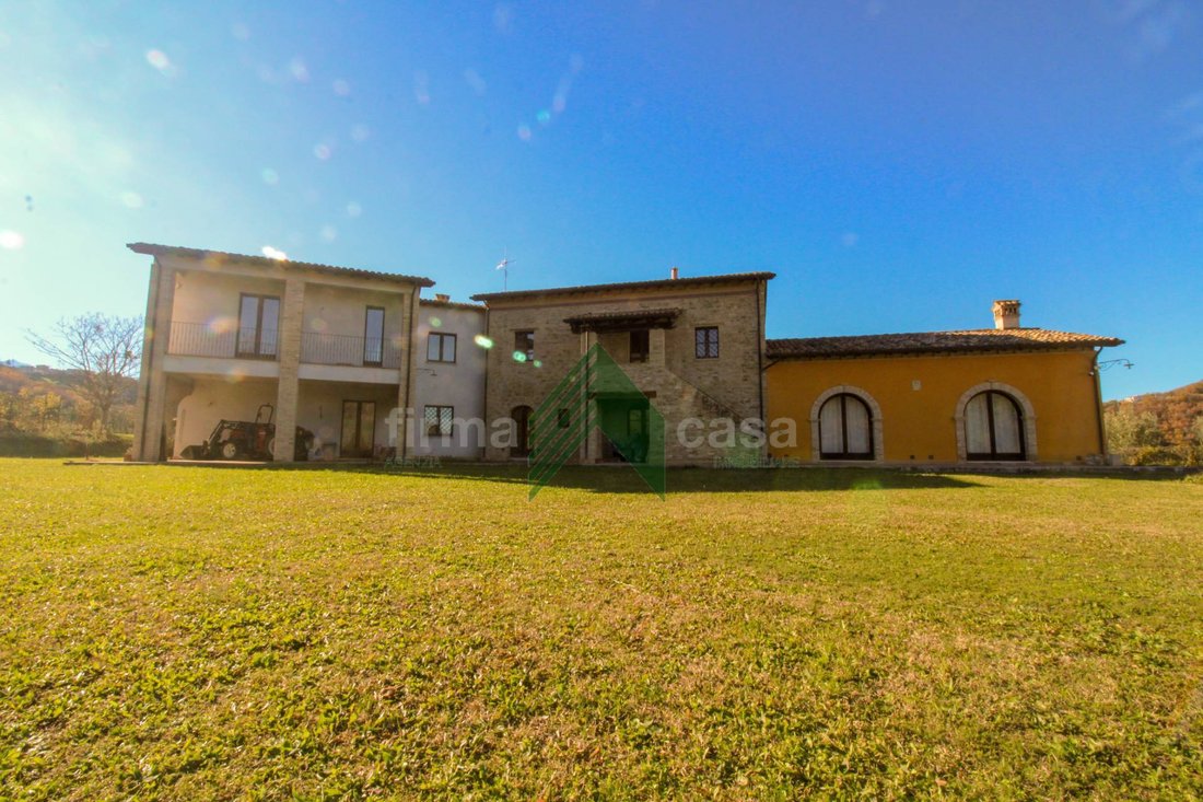Villa in South - West Periphery, Teramo, Abruzzo 5 - 14158523
