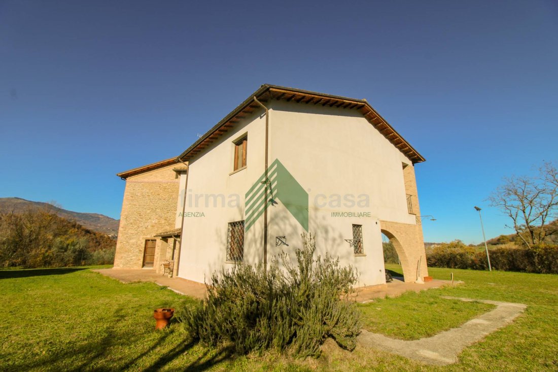 Villa in South - West Periphery, Teramo, Abruzzo 3 - 14158523