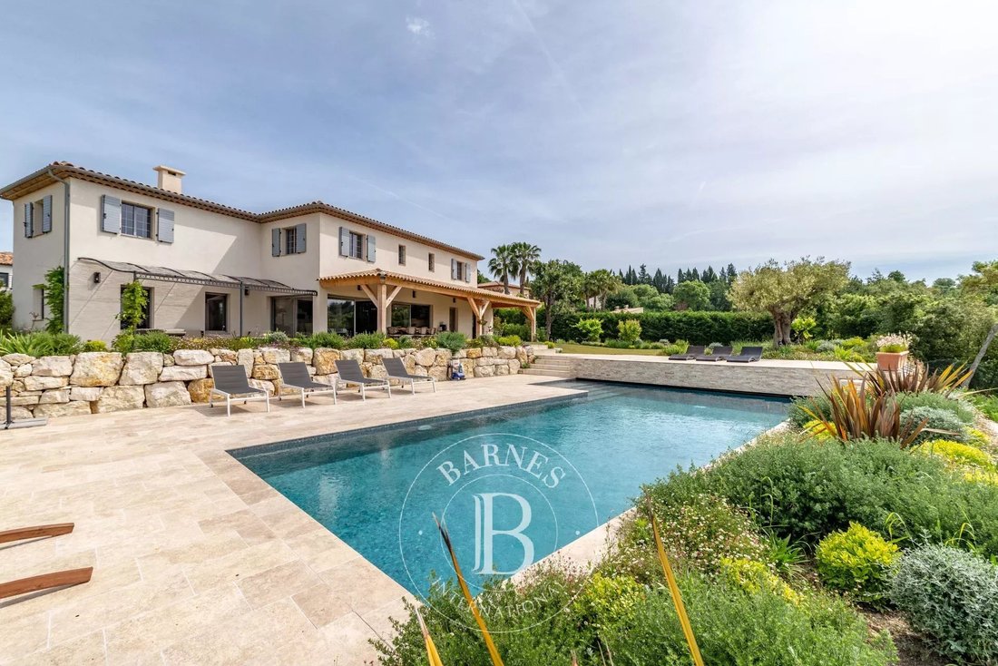 Villa in Sud, Roquefort-les-Pins, France 1 - 14628848