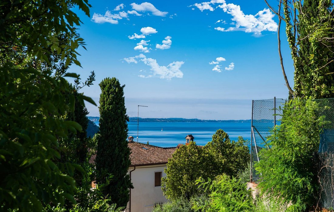 Villa in Garda, Veneto, Italy 2 - 15071010