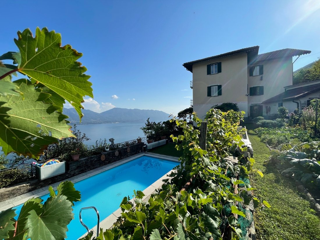 Villa in Cannero Riviera, Piedmont, Italy 1 - 15072642