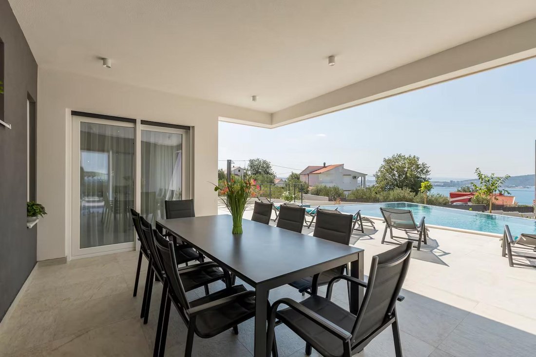 Villa in Kastel Sucurac, Split-Dalmatia County, Croatia 4 - 15075280