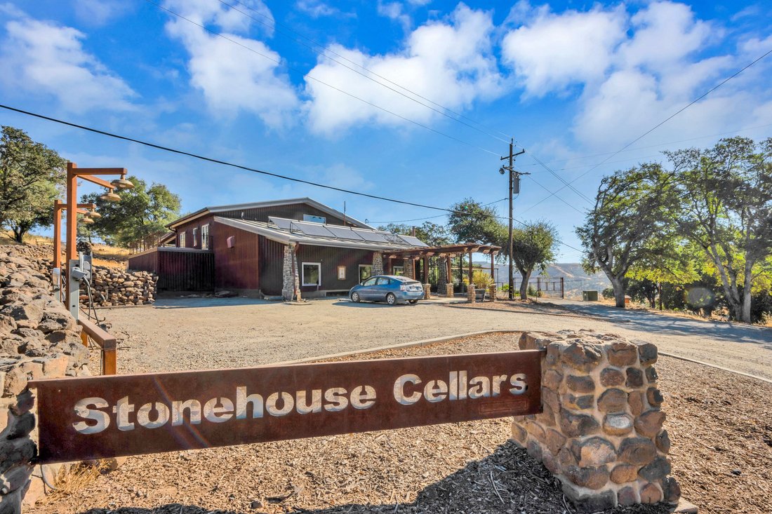 Clearlake Oaks, California, United States 5 - 15077065