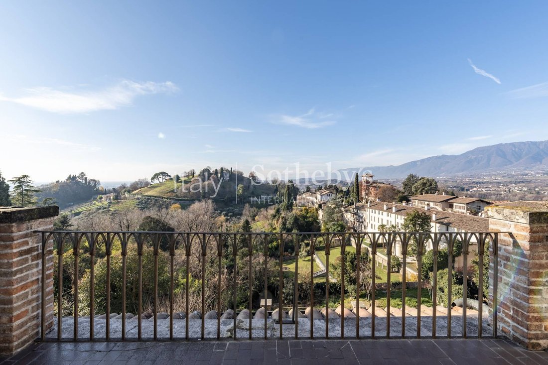 House in Asolo, Veneto, Italy 2 - 15076612