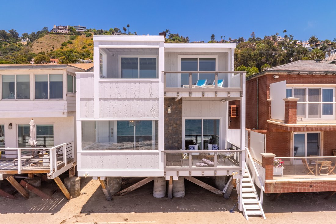 21540 Pacific Coast Hwy In Malibu, California, United States For Sale