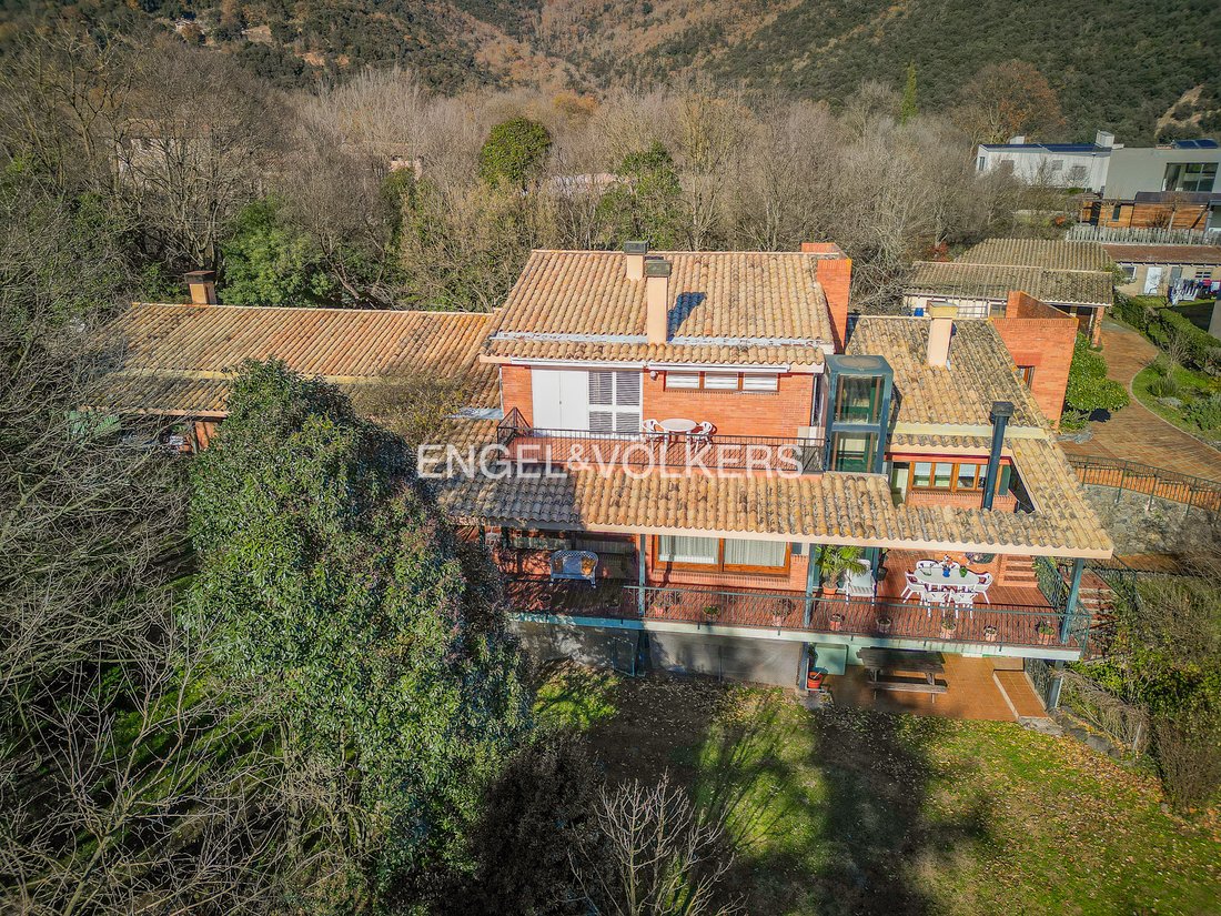 House in Sant Joan les Fonts, Catalonia, Spain 2 - 15076851