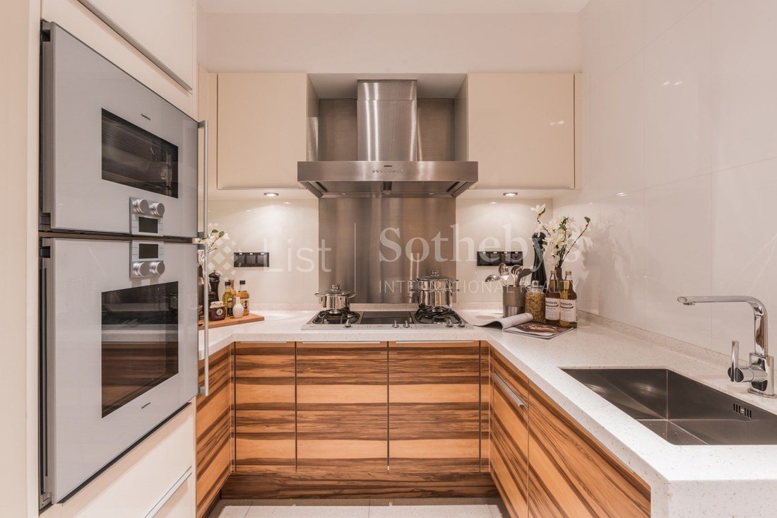 Condo in Singapore, Singapore 3 - 10539435