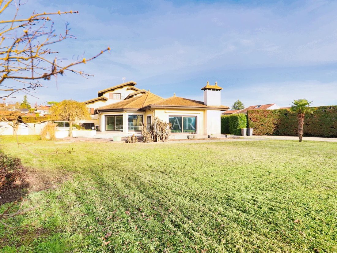 Villa in Genas, Auvergne-Rhône-Alpes, France 3 - 15074370