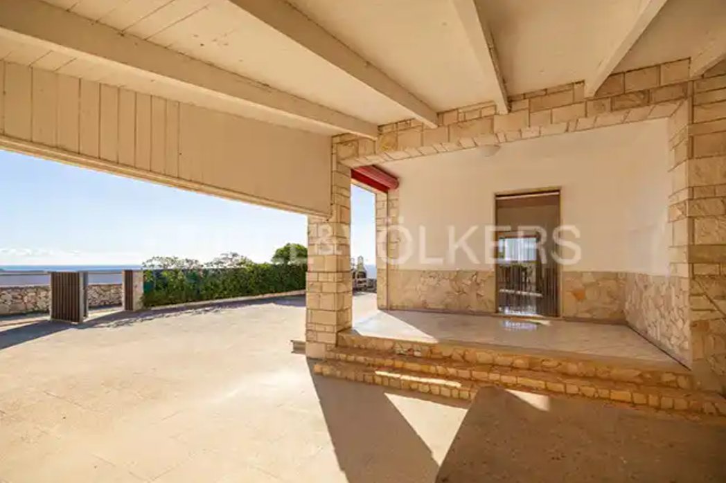 Villa With Outbuilding And Amazing Sea View In Torre Vado, Apulia ...