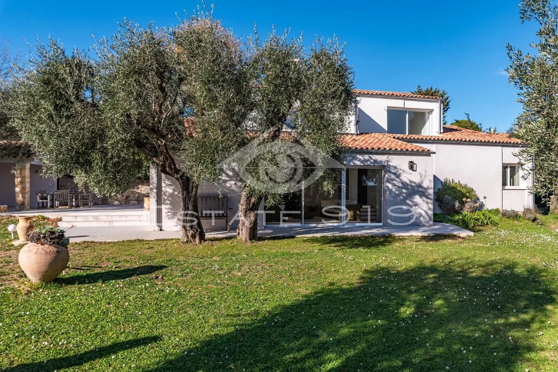 Villa in Châteauneuf-Grasse, Provence-Alpes-Côte d'Azur, France 3 - 14408200
