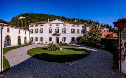 Villa in Località Produttiva Progni-Pangoni, Veneto, Italy 1