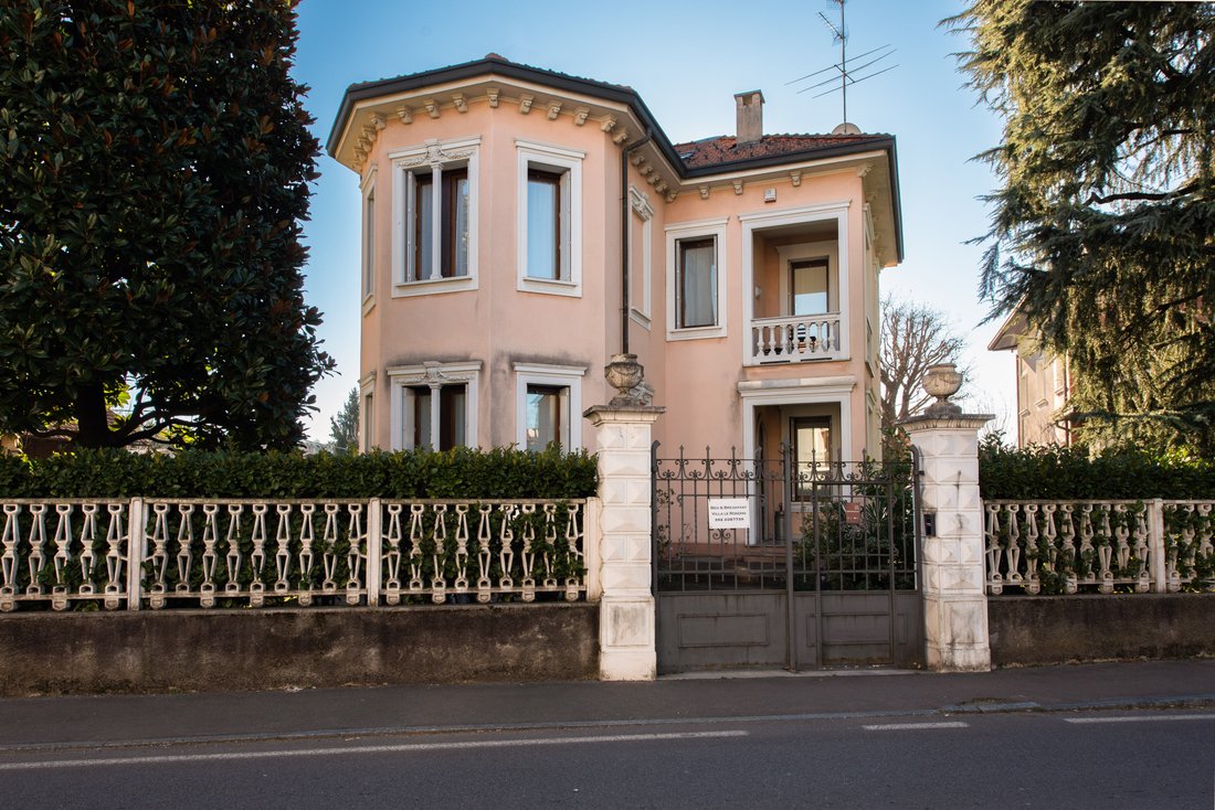 Villa in Castronno, Lombardy, Italy 1 - 15083656