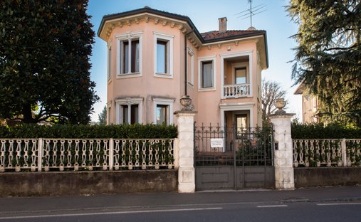 Villa a Castronno, Lombardia, Italia 1
