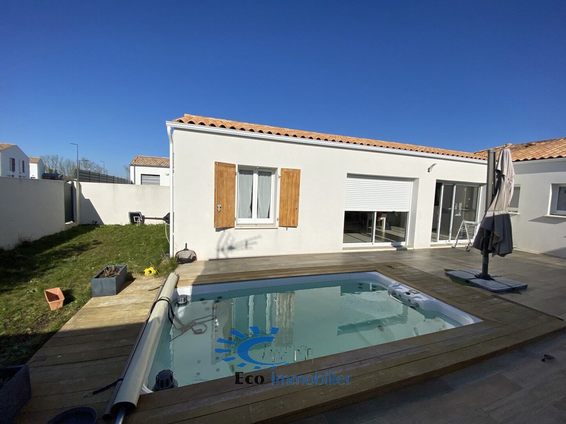 House in Saint-Xandre, Nouvelle-Aquitaine, France 3 - 15078648