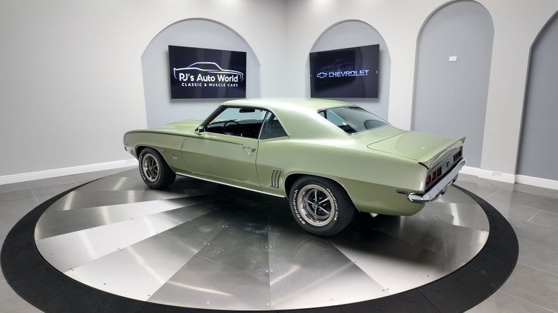 Powerful 454 V8  Cold A/C  Houndstooth Interior  Rare Factory Frost Green Car! in Clearwater, United States 4 - 15081262