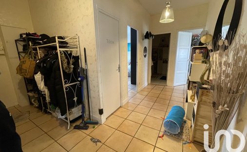 Castle for Sale in Saint-Pierre-des-Corps, Centre-Val de Loire, France