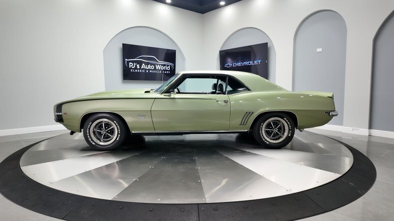 Powerful 454 V8  Cold A/C  Houndstooth Interior  Rare Factory Frost Green Car! in Clearwater, United States 3 - 15081262