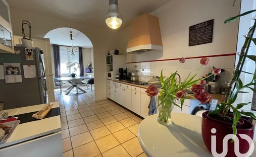 Castle for Sale in Saint-Pierre-des-Corps, Centre-Val de Loire, France