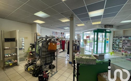 Castle for Sale in Saint-Pierre-des-Corps, Centre-Val de Loire, France