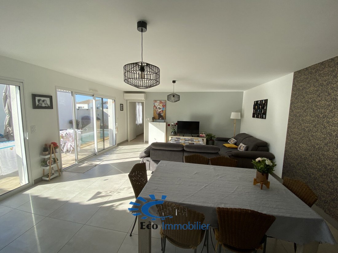 House in Saint-Xandre, Nouvelle-Aquitaine, France 1 - 15078648