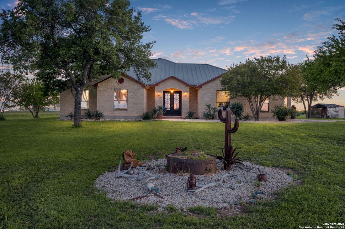 Farm Ranch in San Antonio, Texas, United States 4 - 15079292