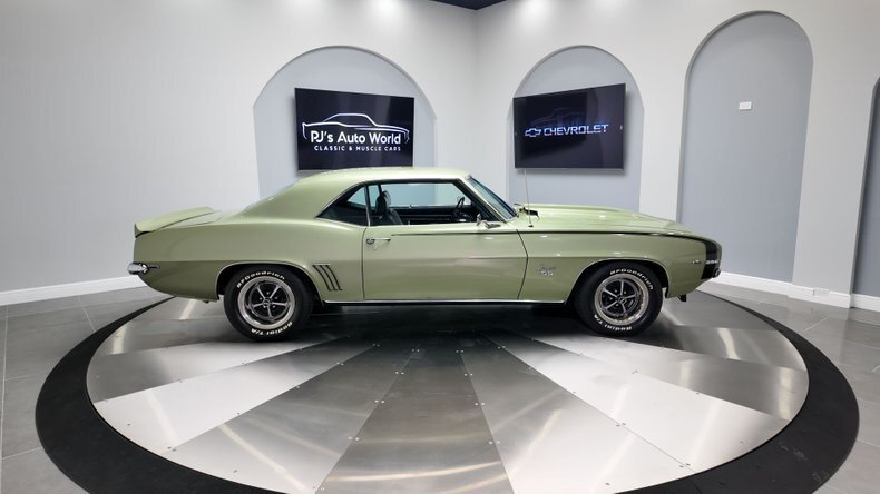 Powerful 454 V8  Cold A/C  Houndstooth Interior  Rare Factory Frost Green Car! in Clearwater, United States 5 - 15081262