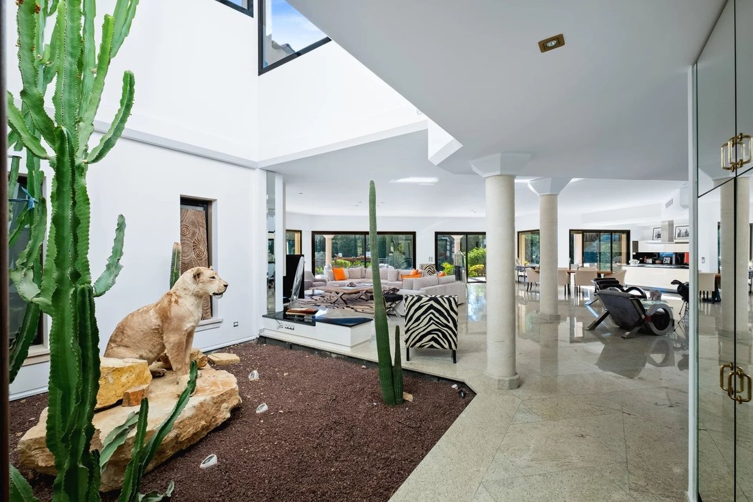 Villa in Mougins, Provence-Alpes-Côte d'Azur, France 4 - 14750594