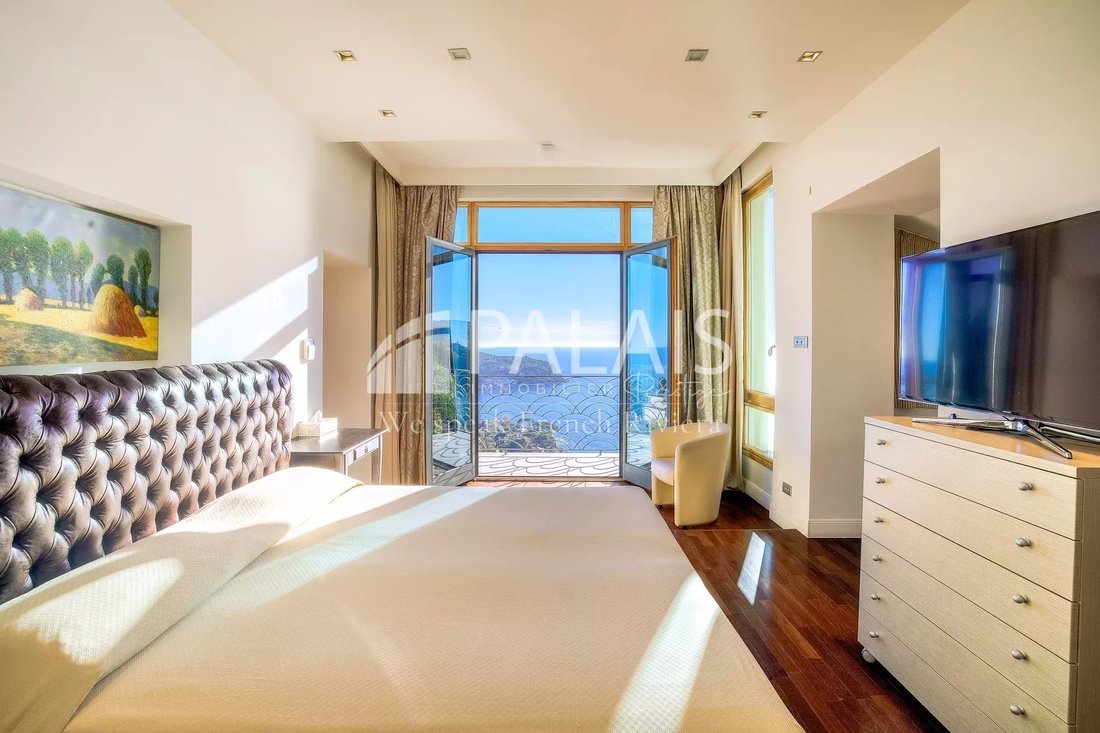 Villa in Villefranche-sur-Mer, Provence-Alpes-Côte d'Azur, France 5 - 14245713