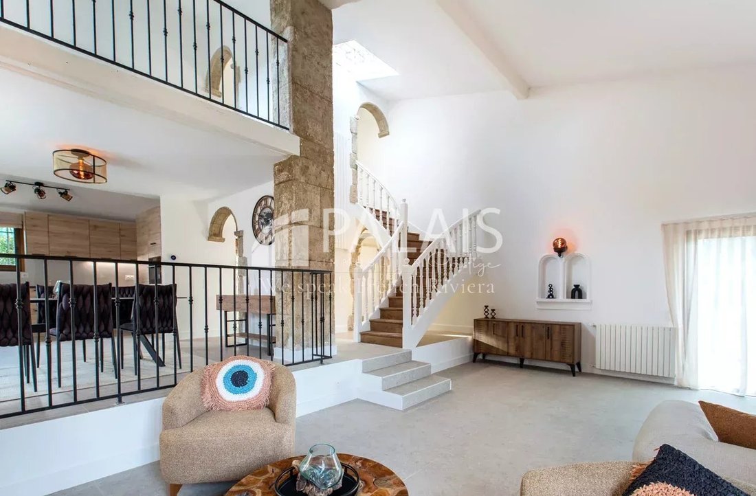 Villa in Valbonne, Provence-Alpes-Côte d'Azur, France 1 - 14461773